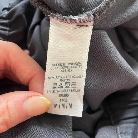 Splendid Gray Rayon V-Neck Zipper Ankle Waist Tie Sleeveless Jumpsuit EUC Size M - Picture 6 of 8